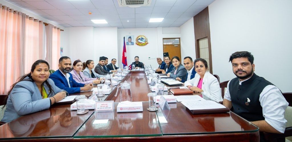 मन्त्रिपरिषद बैठक बस्दै